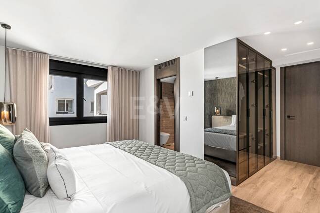 Spacious and modern apartment in Puerto Banús