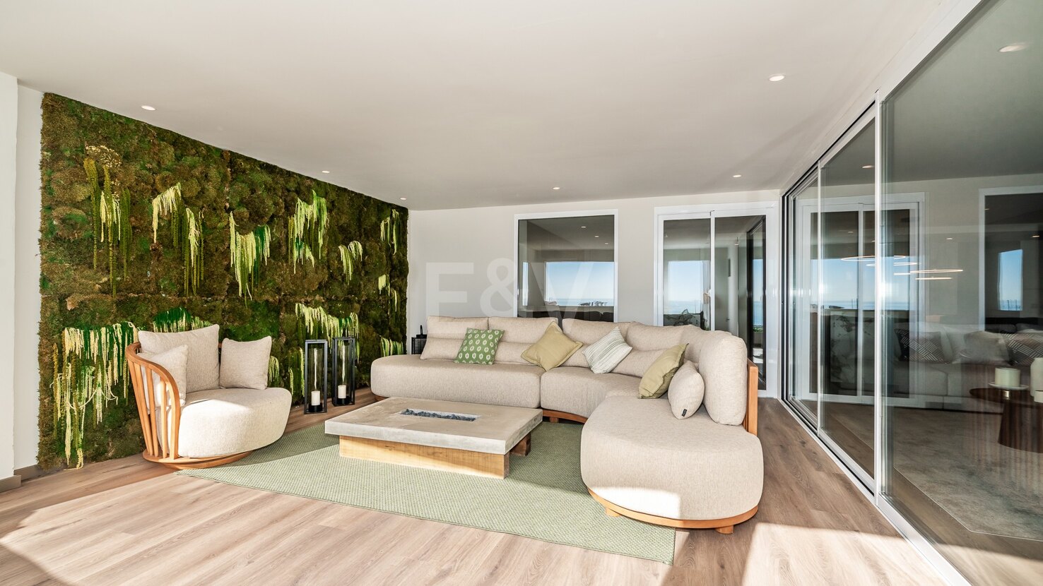 Modernes und weitläufiges Apartment in Puerto Banús