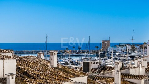 Spacious and modern apartment in Puerto Banús