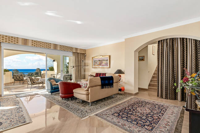 Lyx Frontline Beach Penthouse i Elviria med havsutsikt