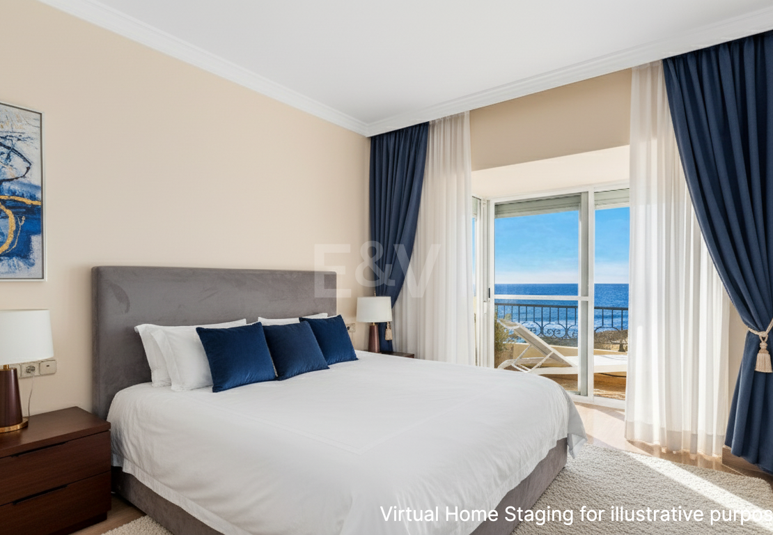 Lyx Frontline Beach Penthouse i Elviria med havsutsikt