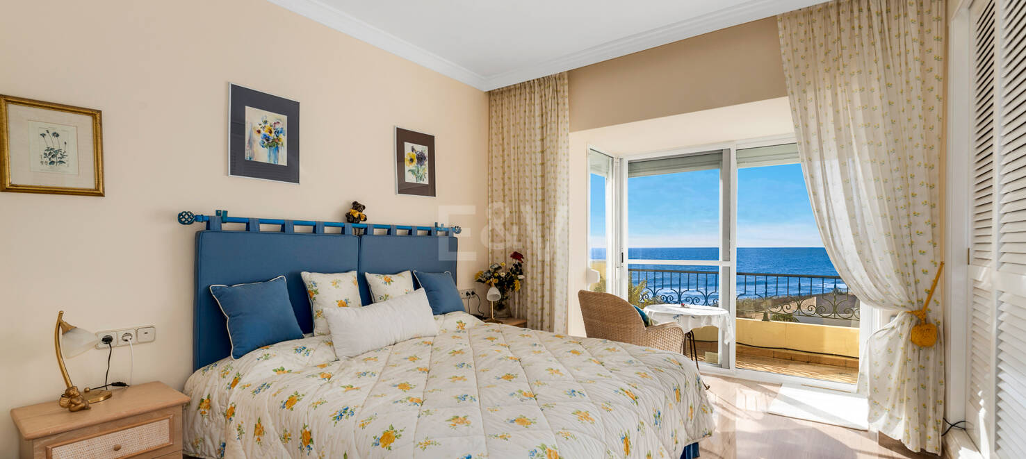 Luxury Frontline Beach Penthouse in Elviria with Sea Views