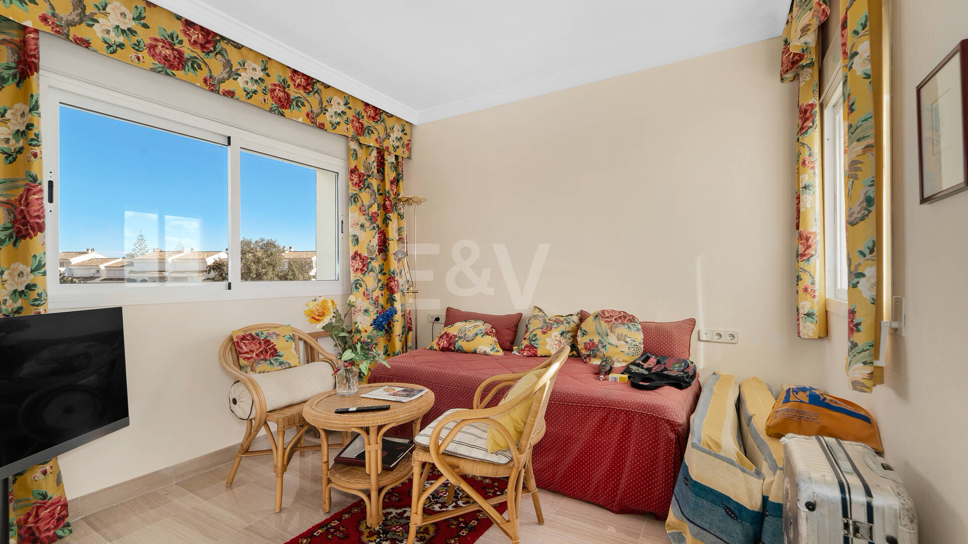 Lyx Frontline Beach Penthouse i Elviria med havsutsikt