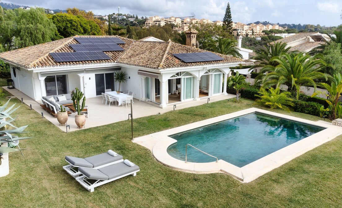 Elegante vivienda de una sola planta en Elviria