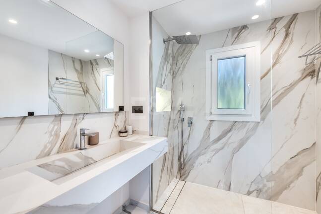 Elegant Duplex Penthouse in La Quinta with Solarium