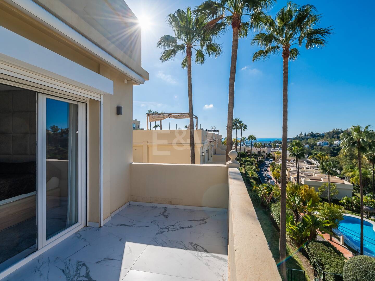 Elegant Duplex Penthouse in La Quinta with Solarium