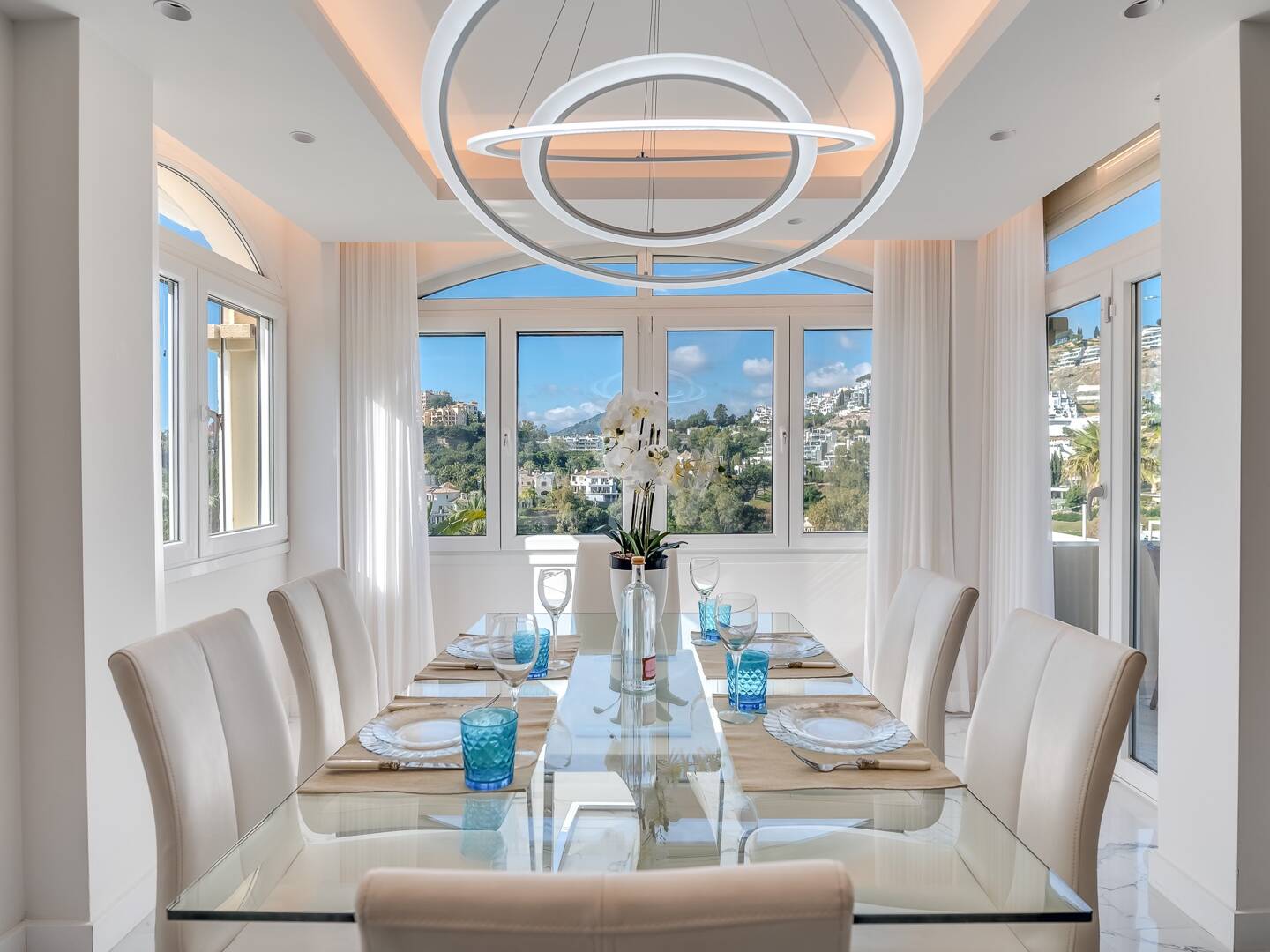 Elegant Duplex Penthouse in La Quinta with Solarium