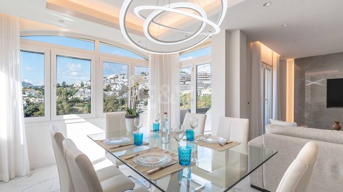 Elegant Duplex Penthouse in La Quinta with Solarium