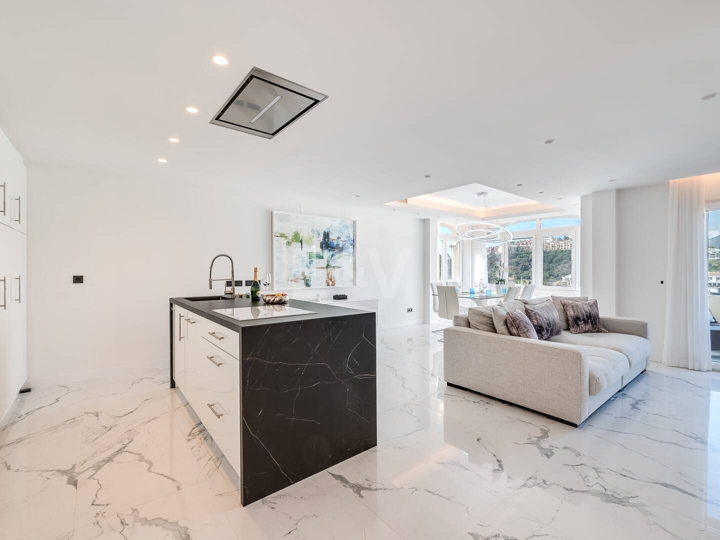 Elegant Duplex Penthouse in La Quinta with Solarium