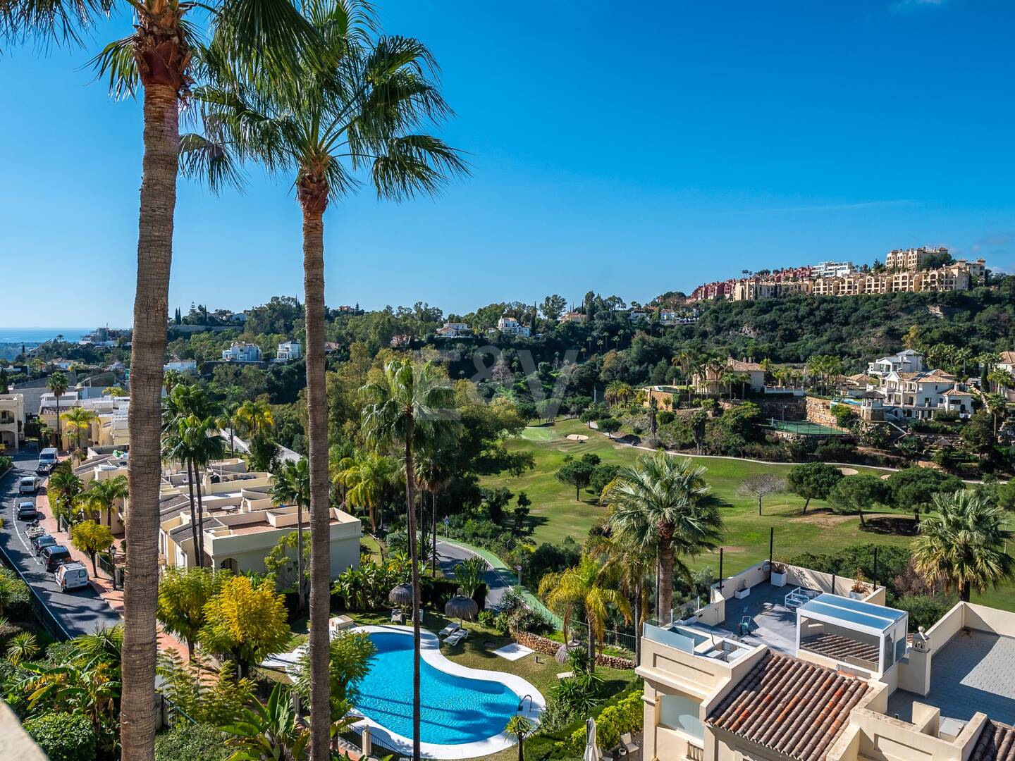 Elegant Duplex Penthouse in La Quinta with Solarium