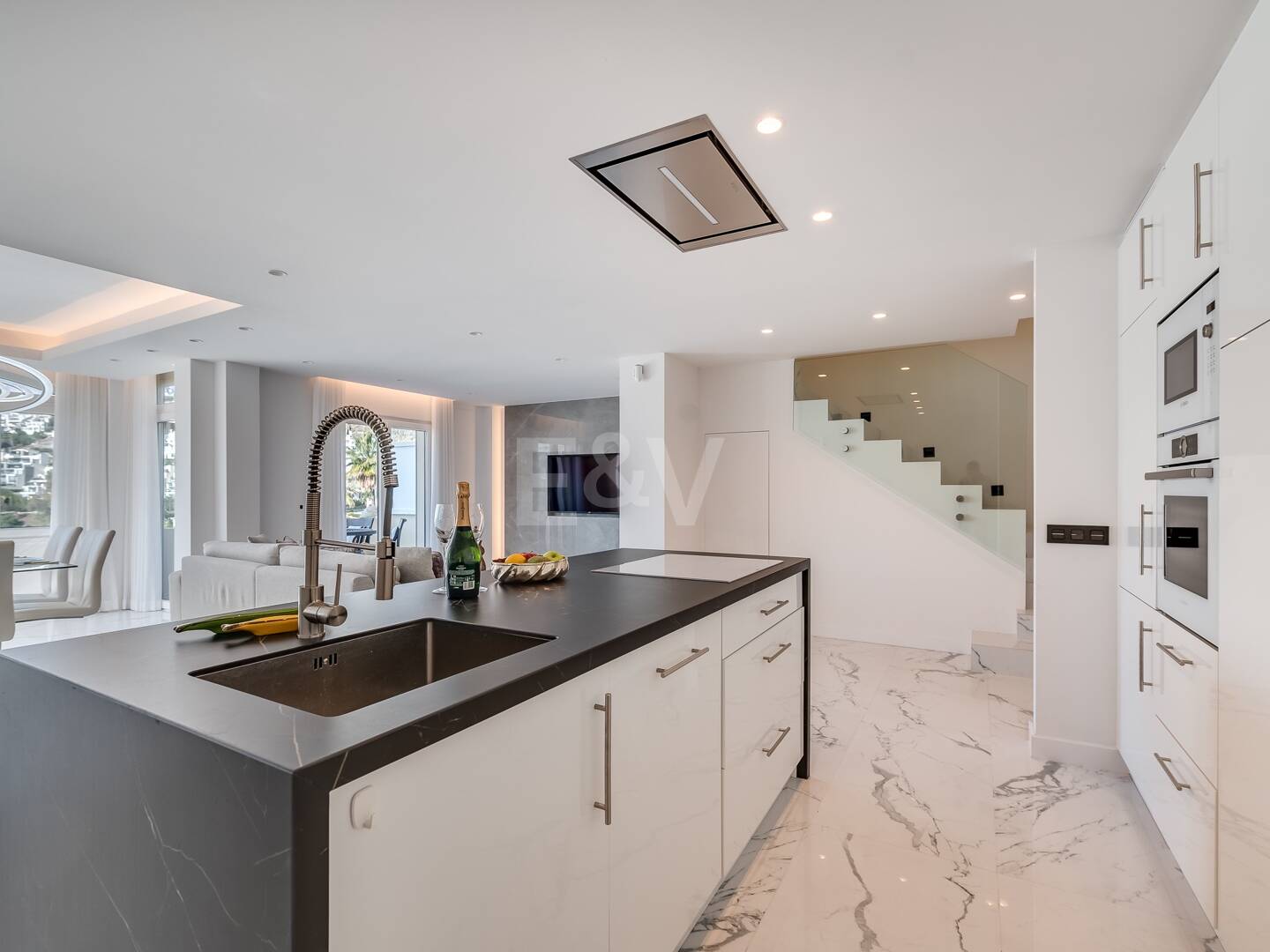 Elegant Duplex Penthouse in La Quinta with Solarium