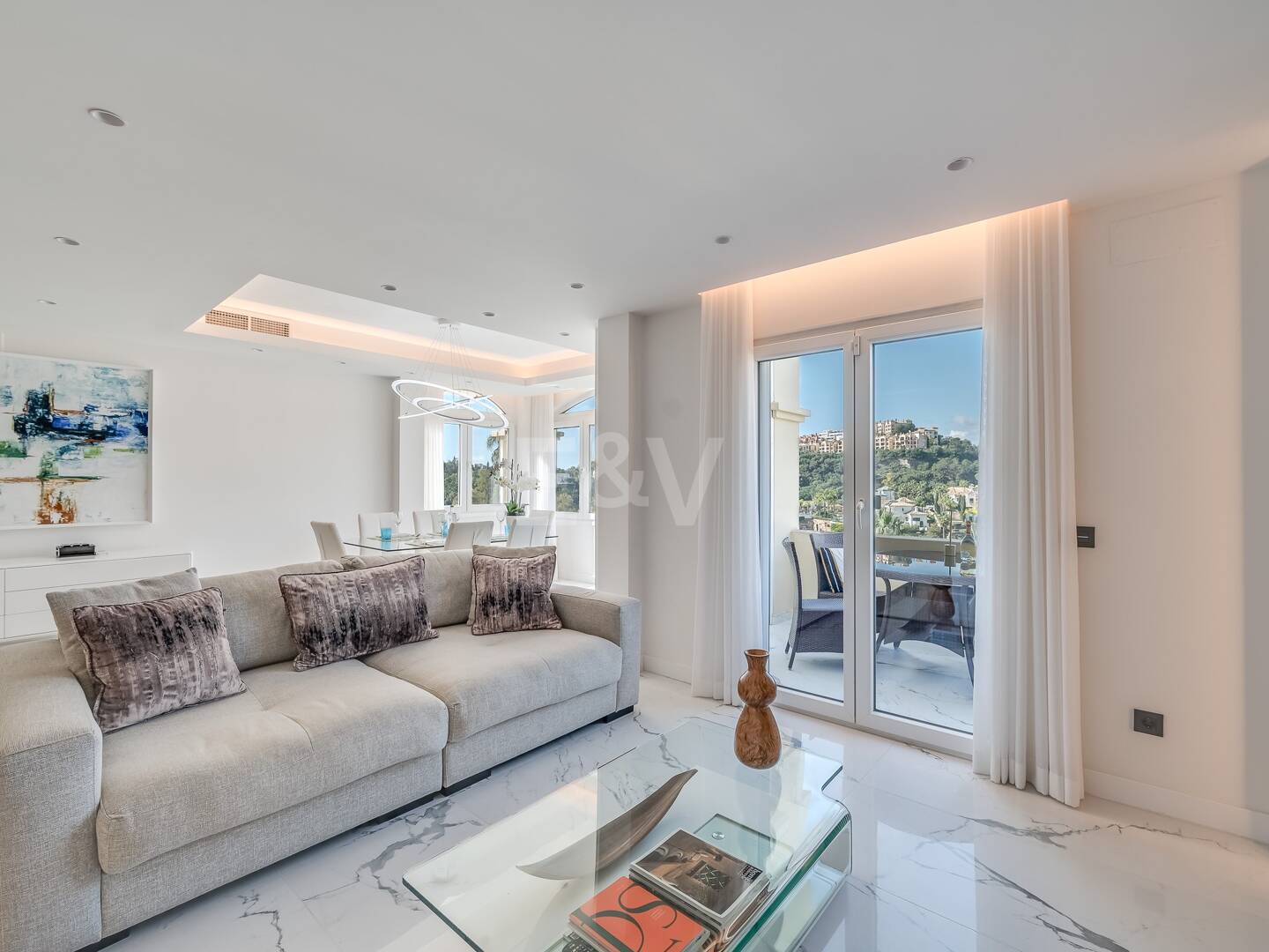 Elegant Duplex Penthouse in La Quinta with Solarium