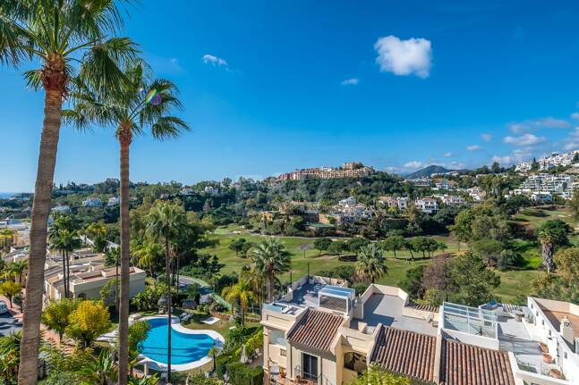 Elegant Duplex Penthouse in La Quinta with Solarium