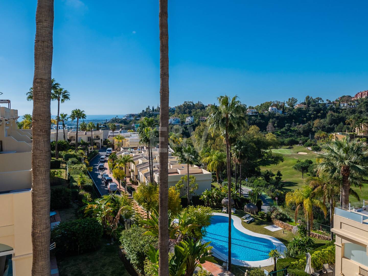 Elegant Duplex Penthouse in La Quinta with Solarium