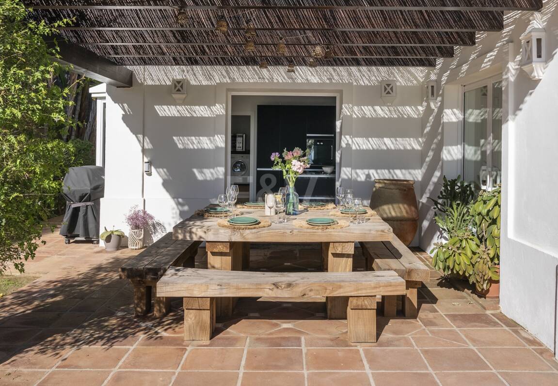 Elegant Villa i Altos de Los Monteros med oslagbar havsutsikt