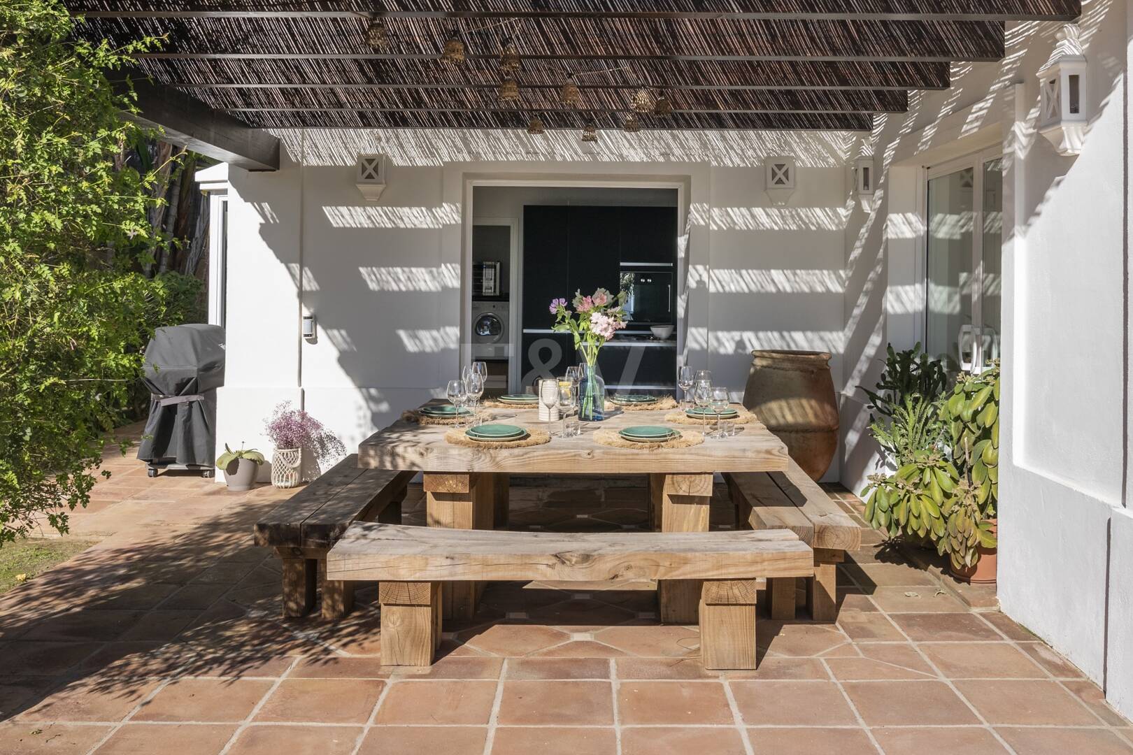 Elegant Villa i Altos de Los Monteros med oslagbar havsutsikt