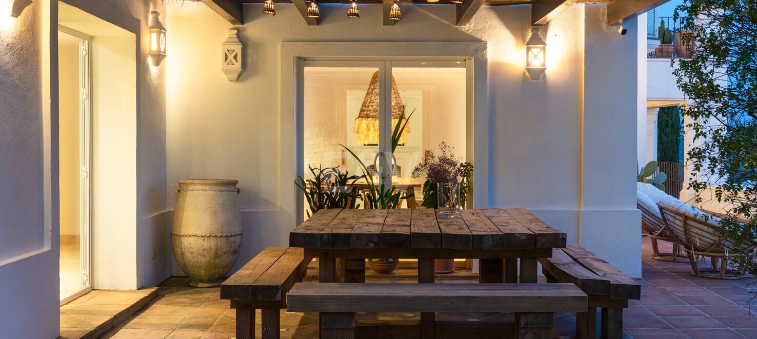 Elegant Villa i Altos de Los Monteros med oslagbar havsutsikt