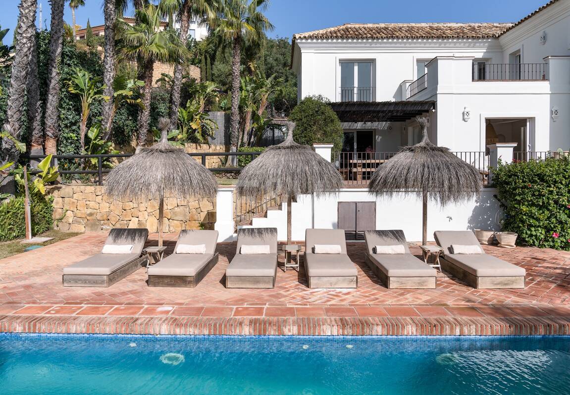 Elegant Villa i Altos de Los Monteros med oslagbar havsutsikt