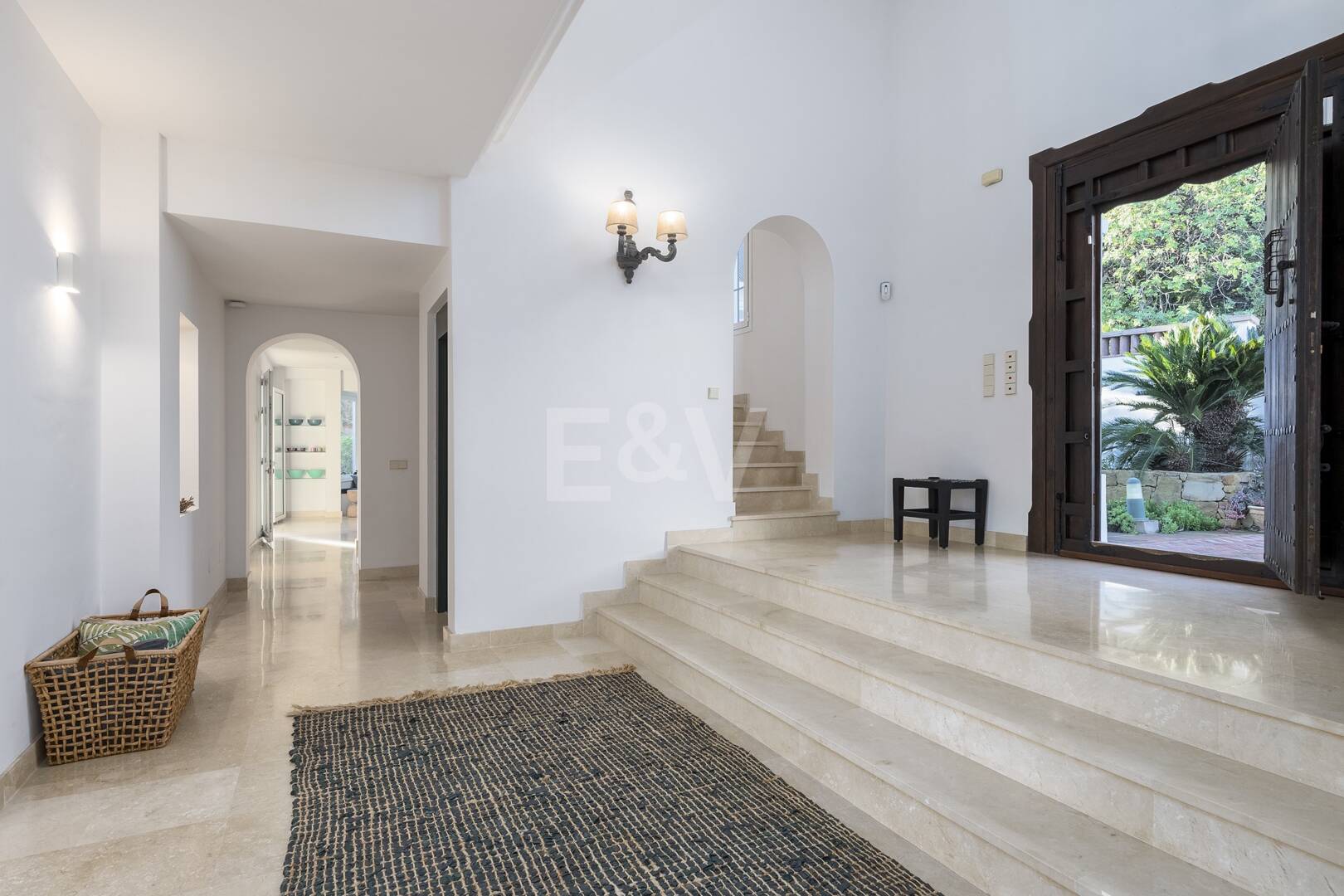 Elegant Villa i Altos de Los Monteros med oslagbar havsutsikt