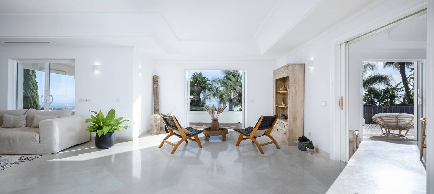 Elegant Villa i Altos de Los Monteros med oslagbar havsutsikt