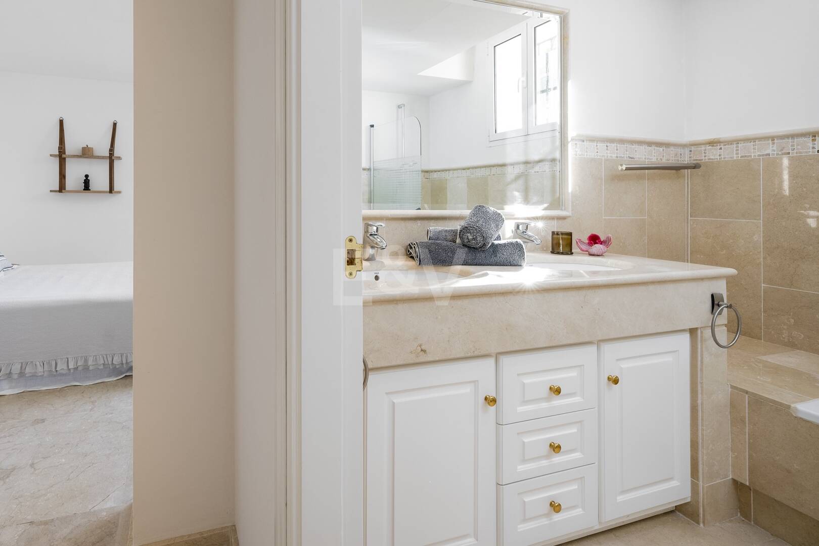 Elegant Villa i Altos de Los Monteros med oslagbar havsutsikt