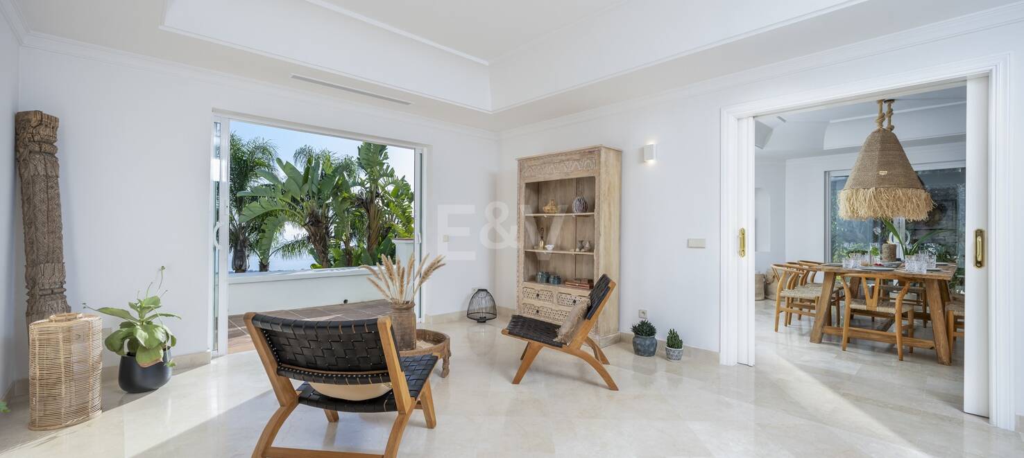 Elegant Villa i Altos de Los Monteros med oslagbar havsutsikt