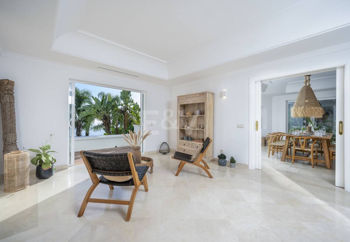 Elegant Villa i Altos de Los Monteros med oslagbar havsutsikt