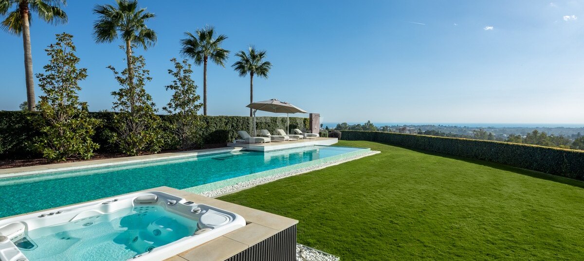 Moderne Villa in La Quinta mit Meerblick