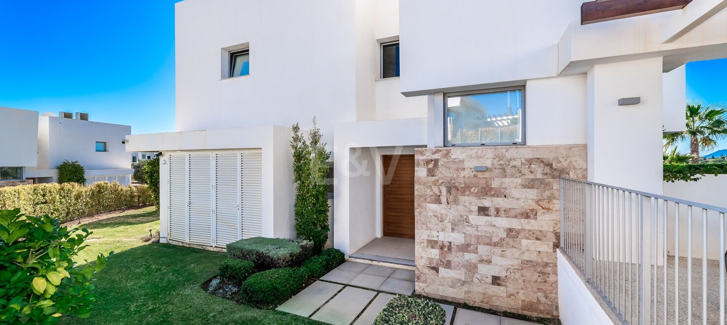 Moderne Villa mit Meerblick in Santa Clara, Marbella