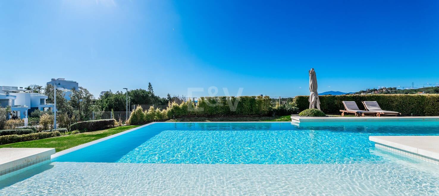 Modern Villa med havsutsikt i Santa Clara, Marbella