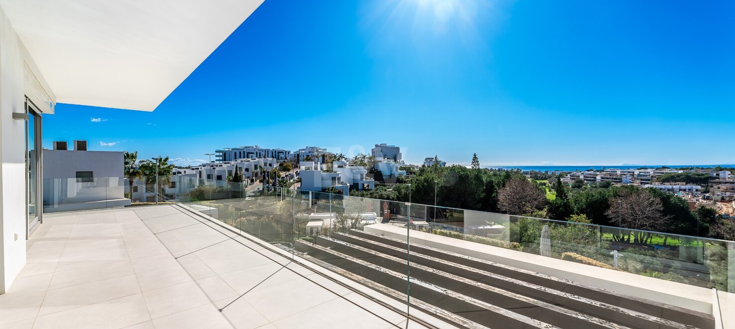 Moderne Villa mit Meerblick in Santa Clara, Marbella