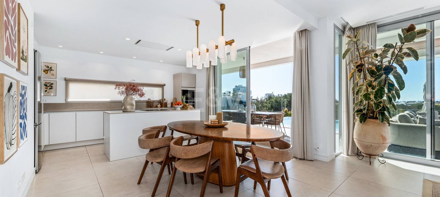 Modern Villa med havsutsikt i Santa Clara, Marbella