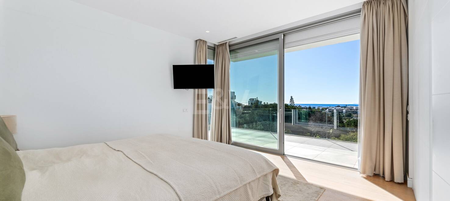 Modern Villa med havsutsikt i Santa Clara, Marbella