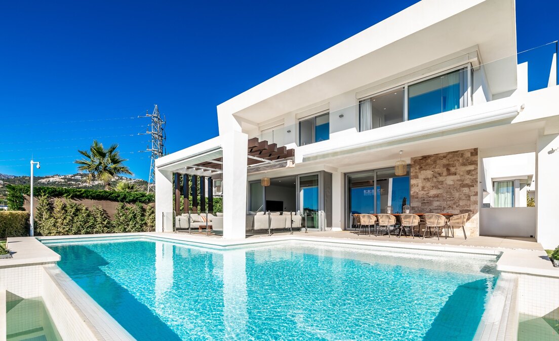 Moderne Villa mit Meerblick in Santa Clara, Marbella