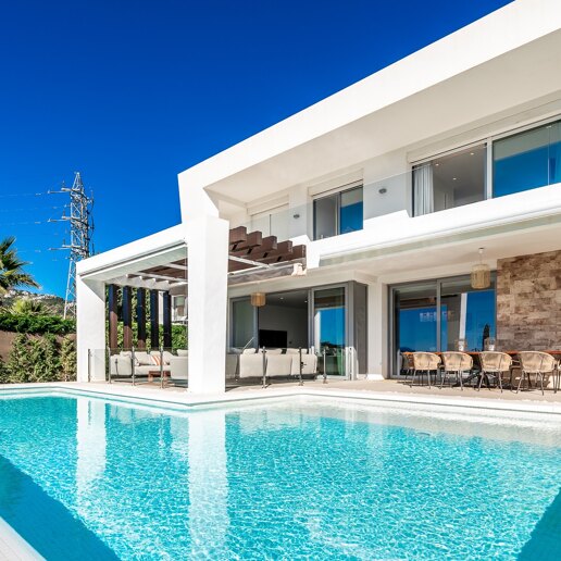 Moderne Villa mit Meerblick in Santa Clara, Marbella