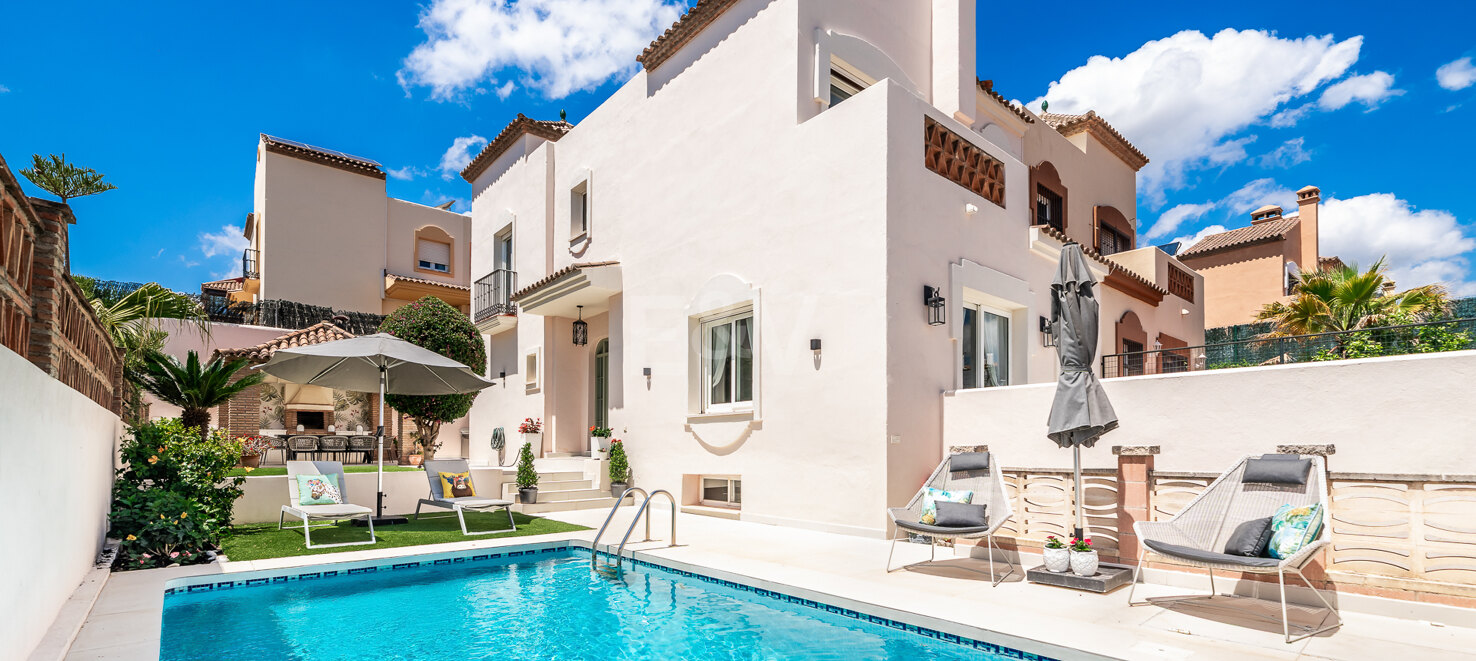 Contemporary Family House with Pool, Games Room & Prime Marbella Location