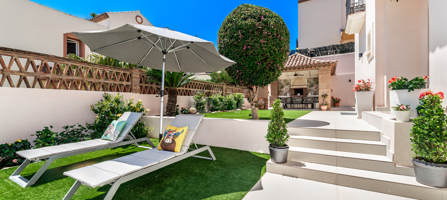 Contemporary Family House with Pool, Games Room & Prime Marbella Location