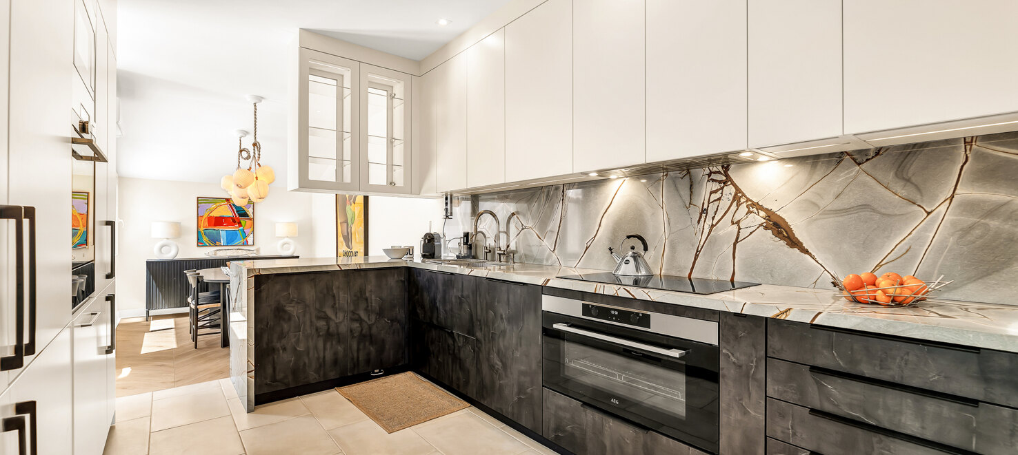Contemporary Family House with Pool, Games Room & Prime Marbella Location