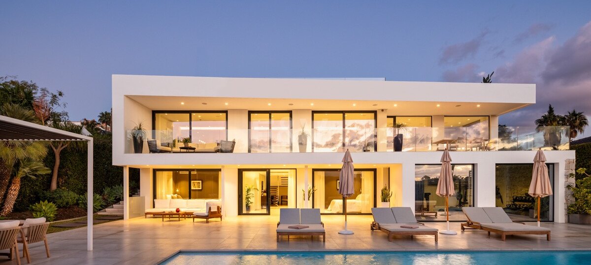 Exclusive Frontline Golf Villa with Panoramic Views & Contemporary Luxury