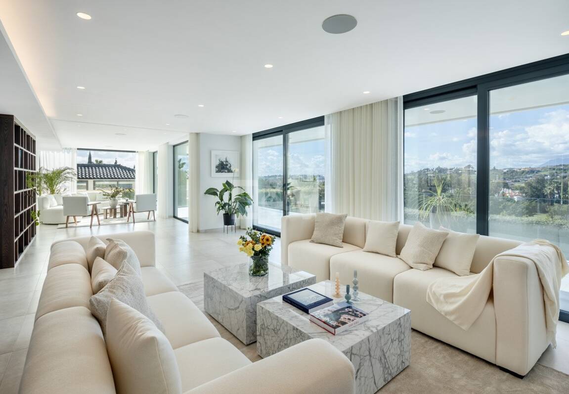 Villa exclusiva en primera línea de golf con vistas panorámicas y lujo contemporáneo