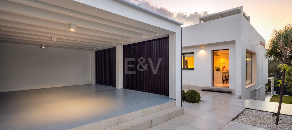 Villa exclusive de golf en première ligne avec vues panoramiques et luxe contemporain