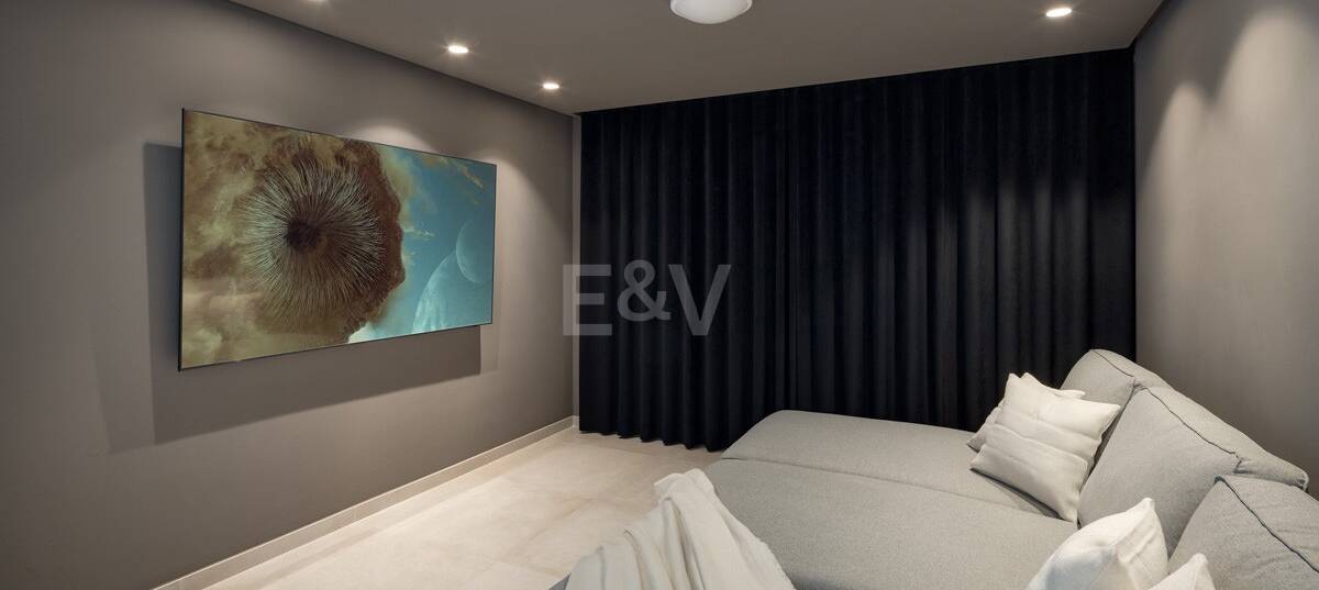 Exklusiv Frontline Golf Villa med panoramautsikt och samtida lyx