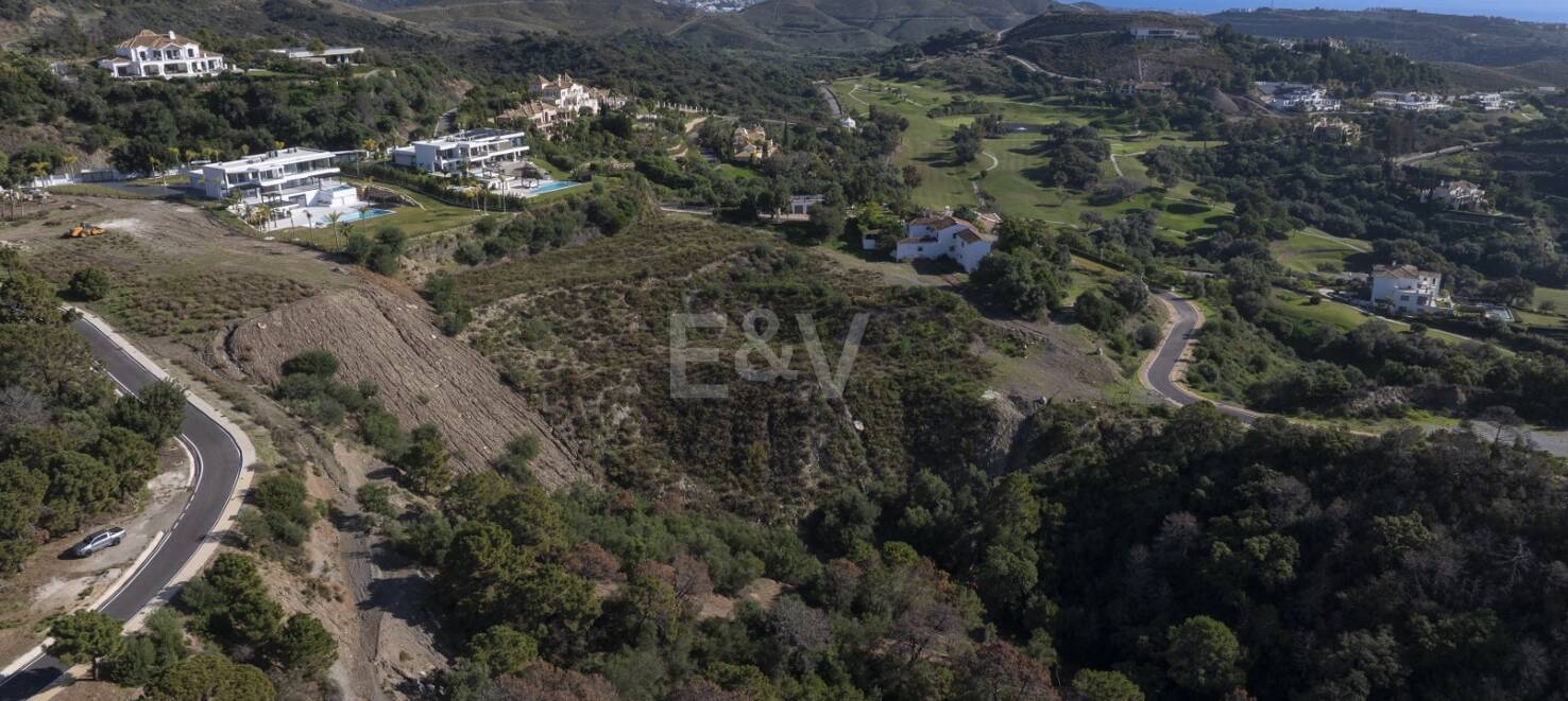 Fantastisk tomt med havsutsikt i Marbella Club Golf Resort
