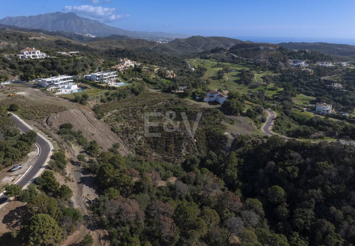 Fantastisk tomt med havsutsikt i Marbella Club Golf Resort