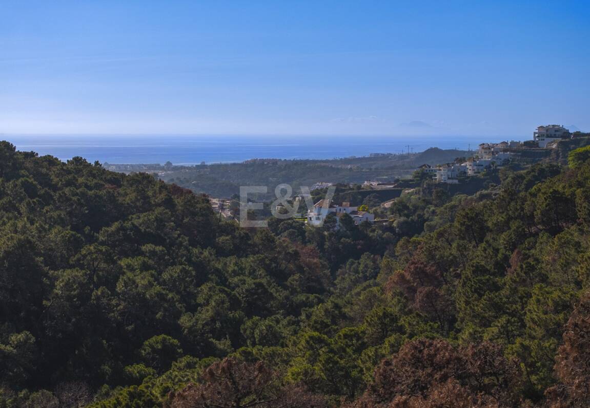 Fantastisk tomt med havsutsikt i Marbella Club Golf Resort