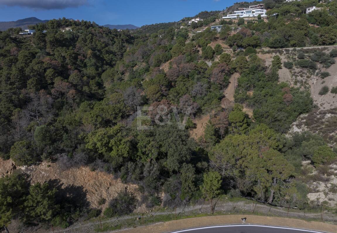 Fantastisk tomt med havsutsikt i Marbella Club Golf Resort