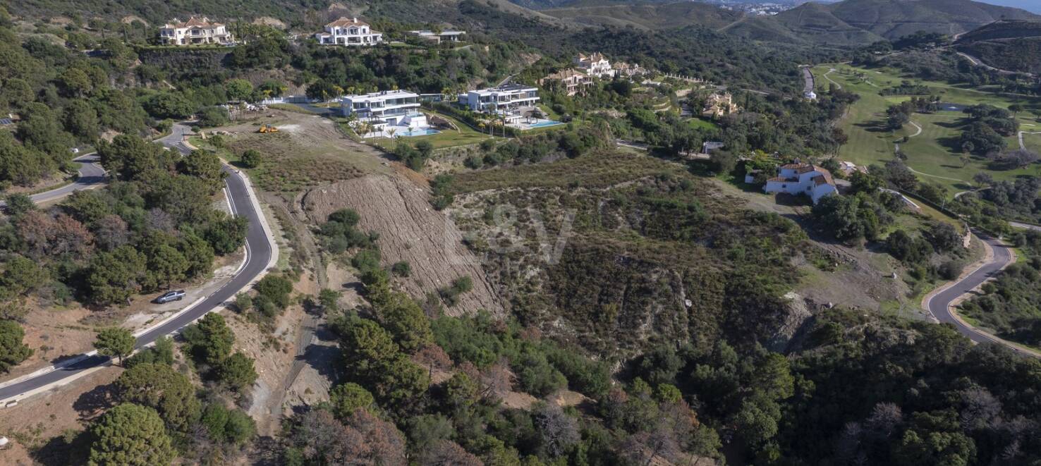 Fantastisk tomt med havsutsikt i Marbella Club Golf Resort