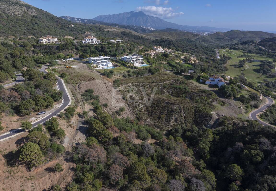 Fantastisk tomt med havsutsikt i Marbella Club Golf Resort