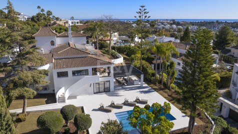 Luxury Redefined Villa With Sea And Golf View In El Paraiso Alto