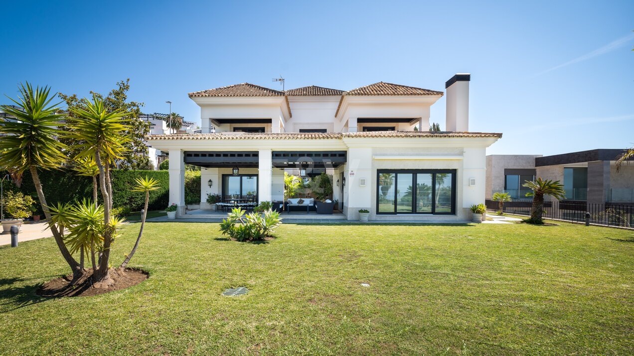 Villa de lujo con espectaculares vistas al mar en Santa Clara, Marbella